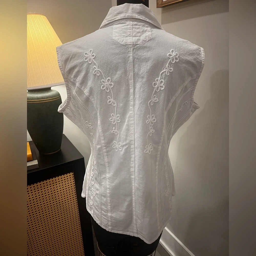 Scully White Floral Embroidered Blouse - Picture 4 of 15